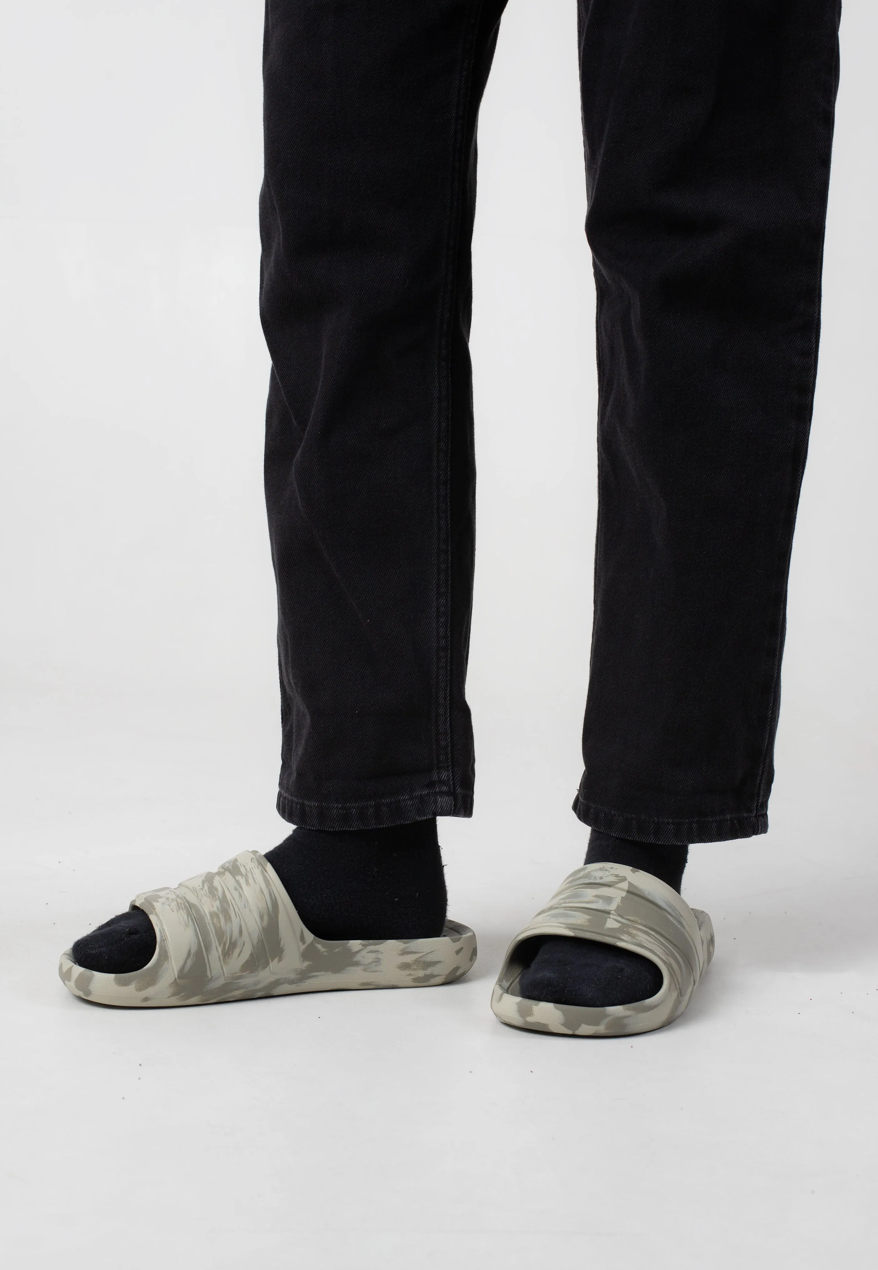 Adidas - Adilette Flow Putbei/Putgre/Putgre - Slides
