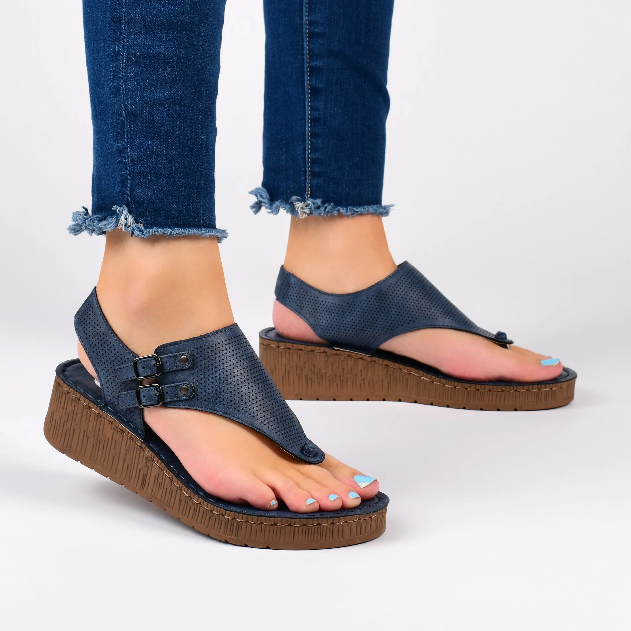 Journee Collection Women's Mckell Sandal