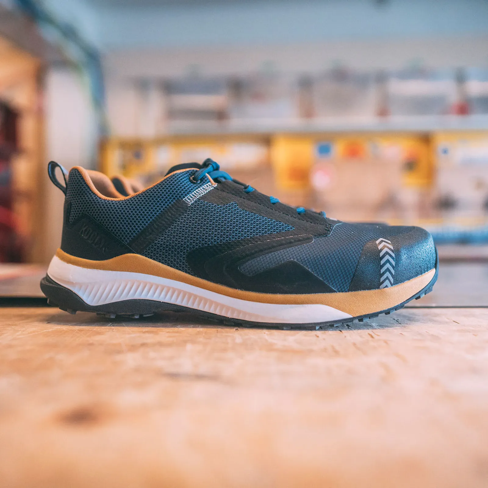 Kodiak Men's Quicktrail Low Composite Toe Athletic Safety Work Shoe -Navy- 4TGZNV