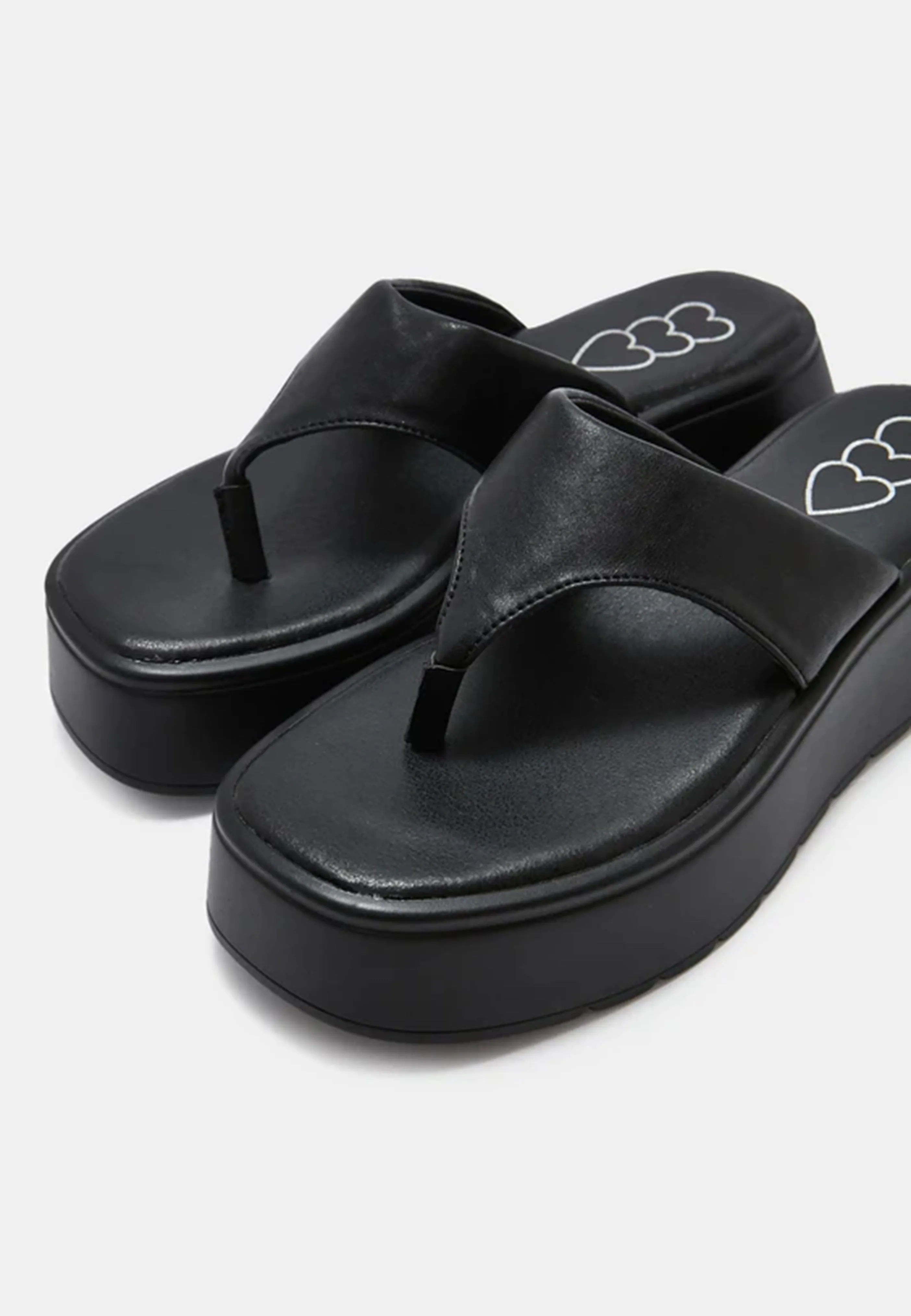 Koi Footwear - Alora Chunky Black Thong Black - Girl Sandals
