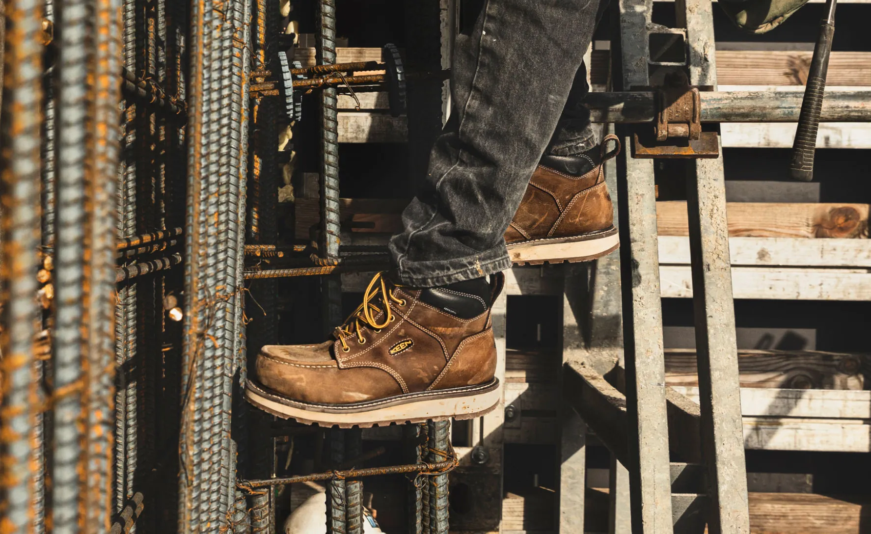 Men's Cincinnati 6" Waterproof Boot (Carbon Toe)  |  Belgian/Sandshell KEEN