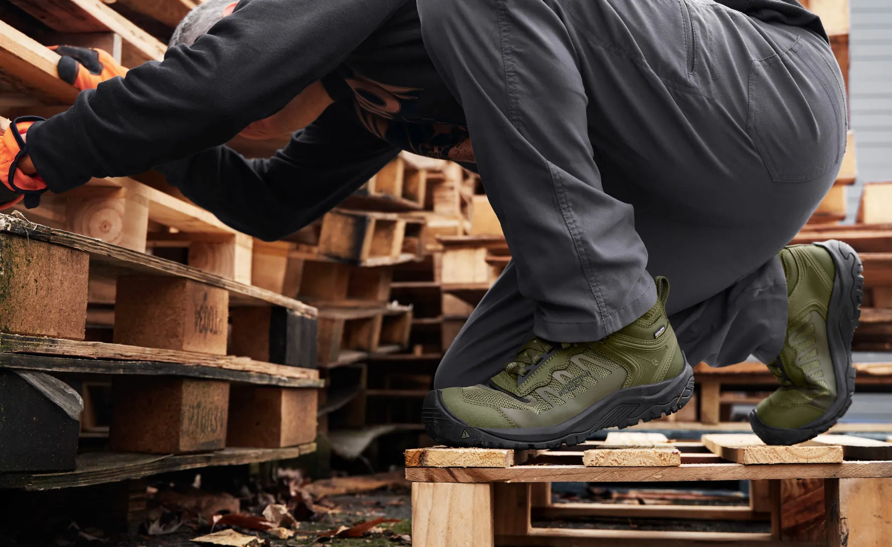 Men's Reno Mid Waterproof (Carbon Toe)  |  Magnet/Black KEEN