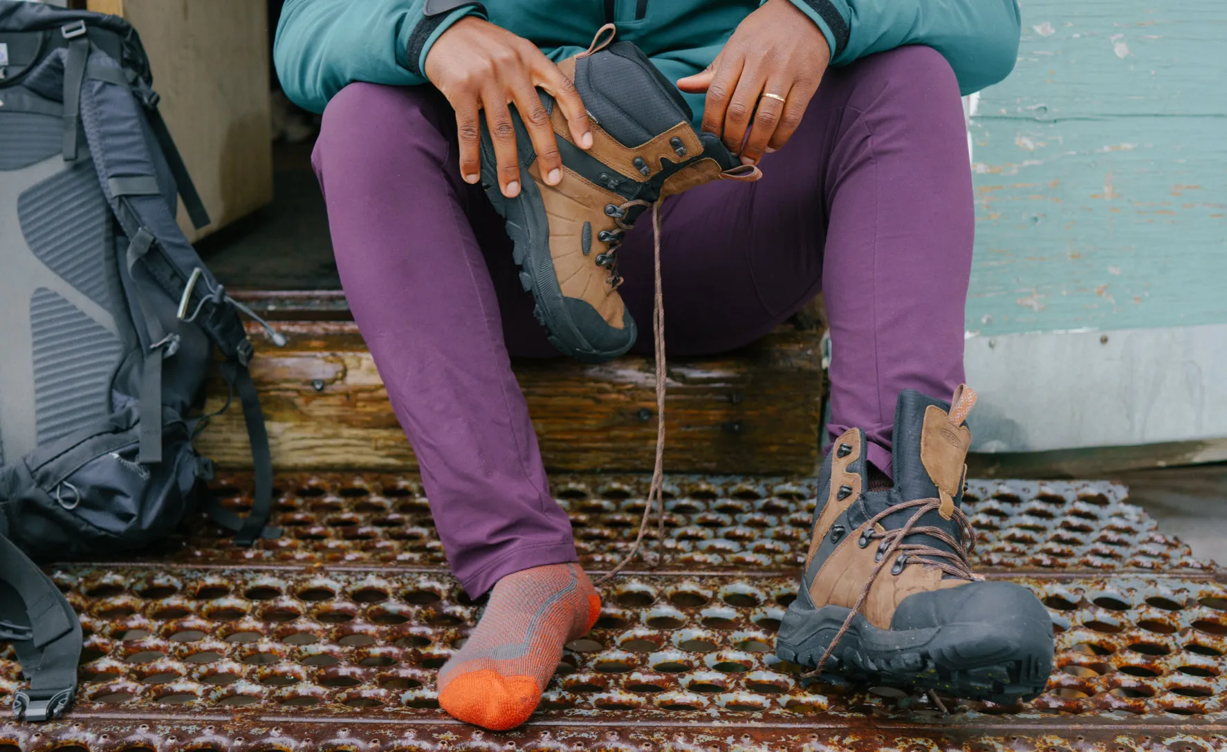 Men's Revel IV Polar Waterproof Boot  |  Bison/Orange Pepper KEEN