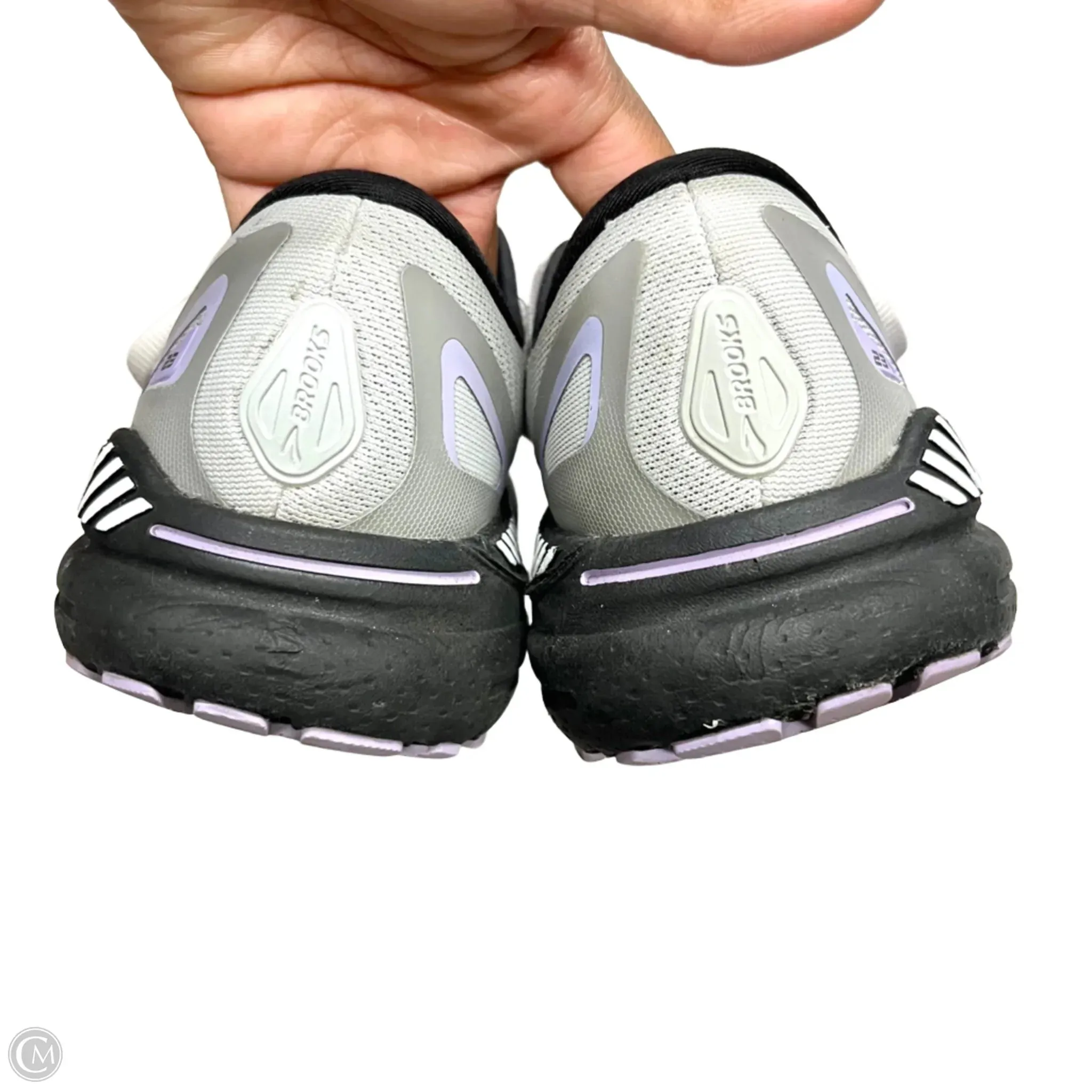 Shoes Athletic By Brooks In Grey & Purple, Size: 7