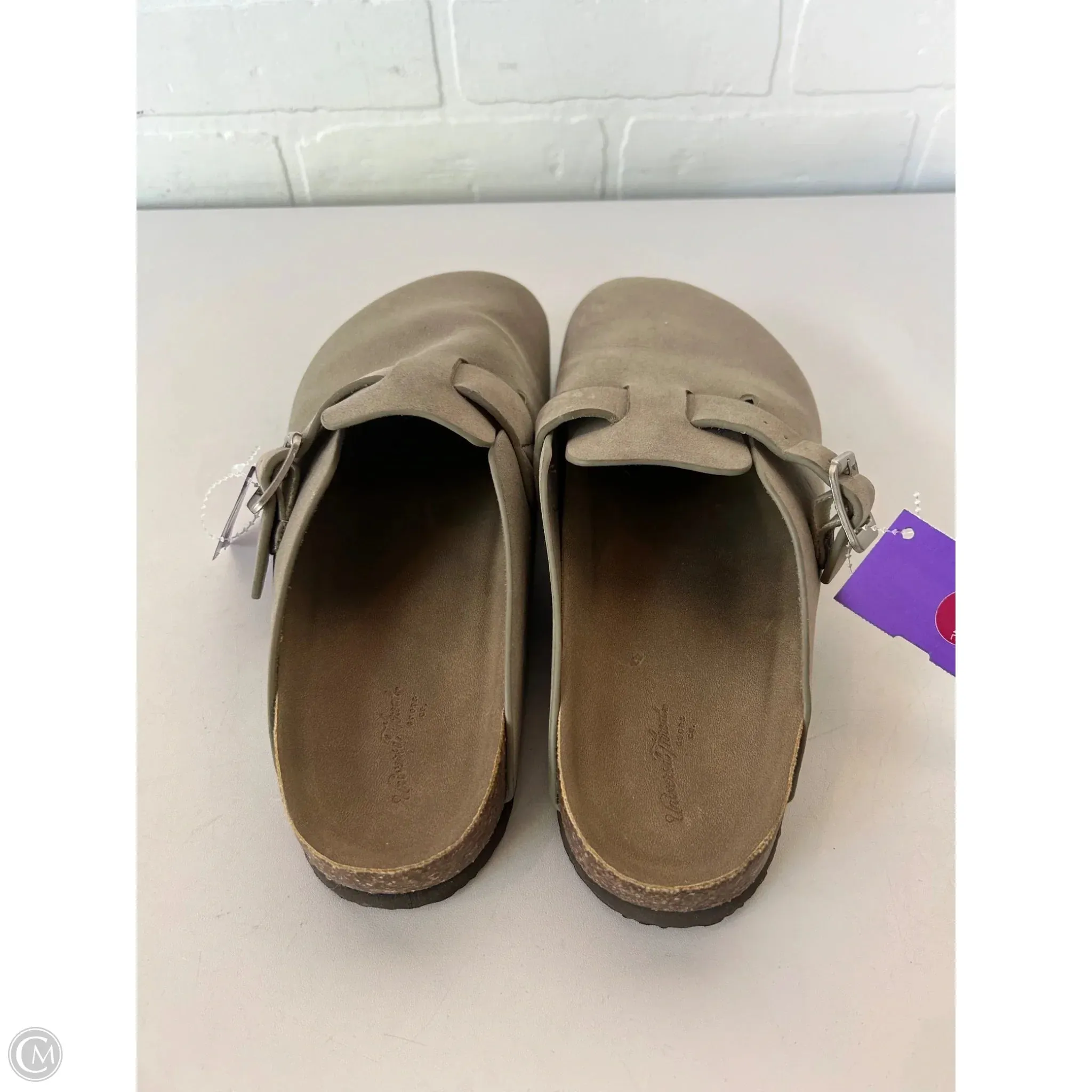 Shoes Flats By Universal Thread In Tan, Size: 9.5